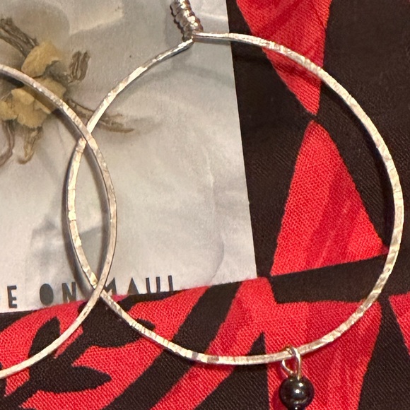 386. Sterling Silver Hoops Mother of Pearl Pikake Carved Jasmine & Hematite - Picture 4 of 5